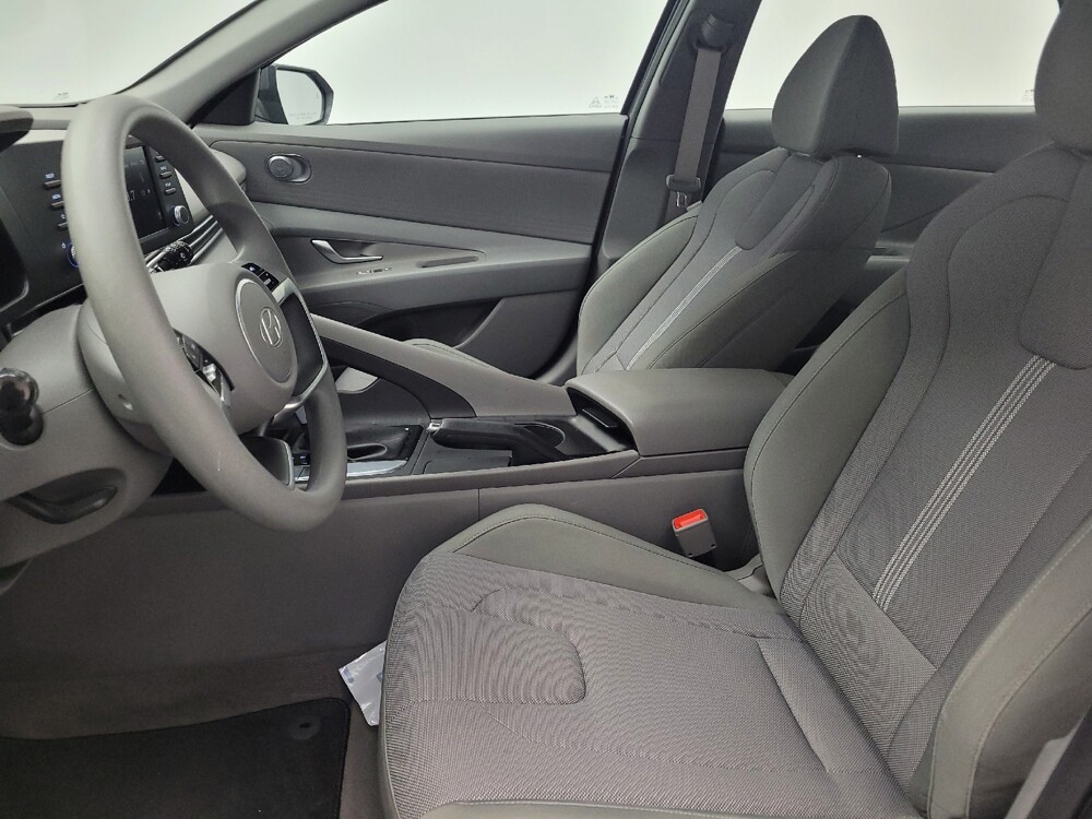 2025 Hyundai Elantra in Memphis, TN 38128 - 18141103 17