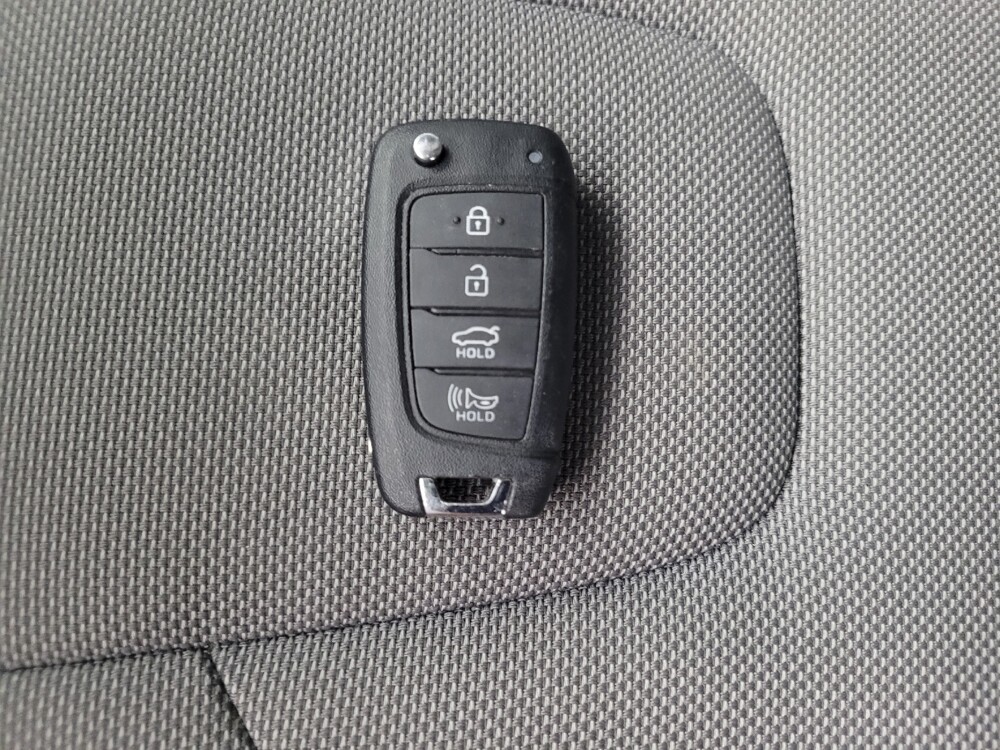2025 Hyundai Elantra in Memphis, TN 38128 - 18141103 32
