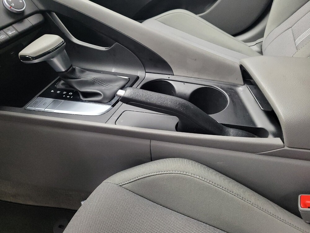 2025 Hyundai Elantra in Memphis, TN 38128 - 18141103 26