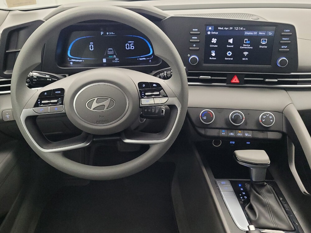 2025 Hyundai Elantra in Memphis, TN 38128 - 18141103 22