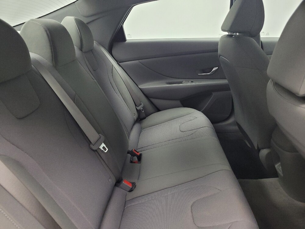 2025 Hyundai Elantra in Memphis, TN 38128 - 18141103 19