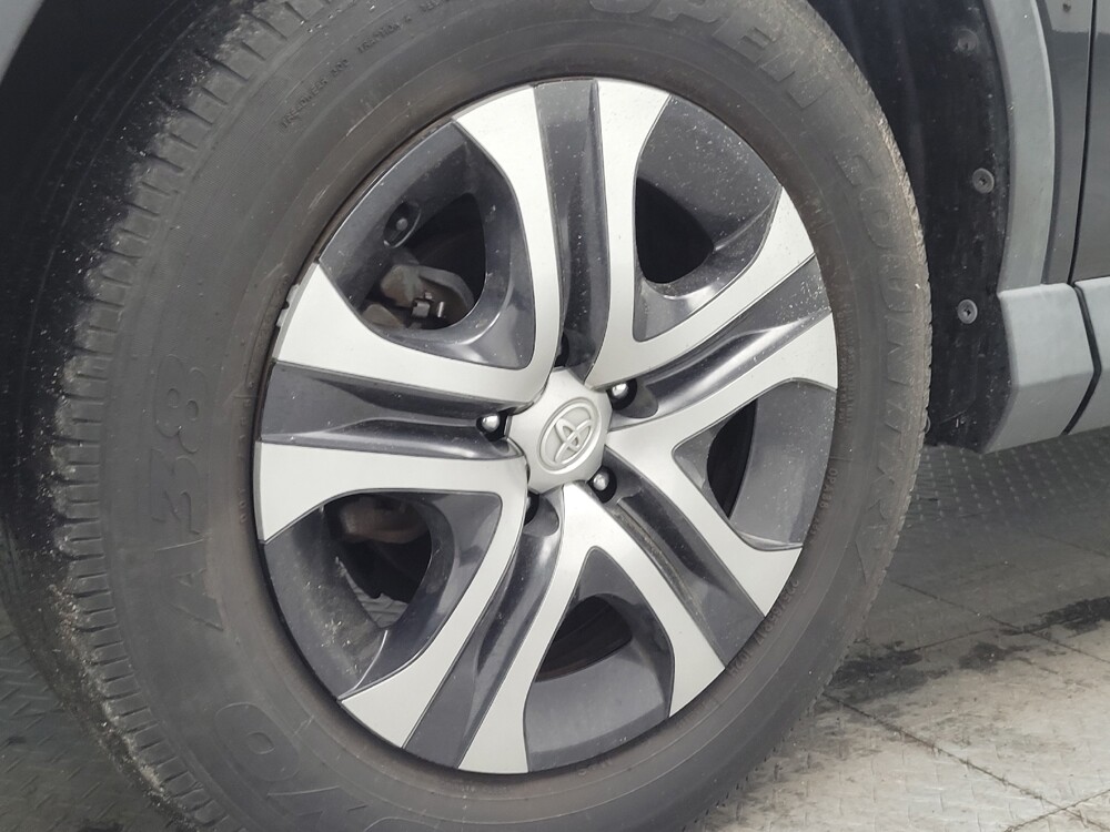 2018 Toyota RAV4 in Memphis, TN 38115 - 18141105 31