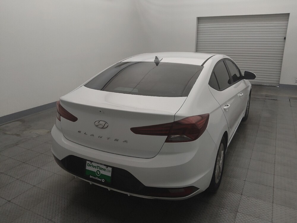 2020 Hyundai Elantra in Live Oak, TX 78233 - 18141120 7