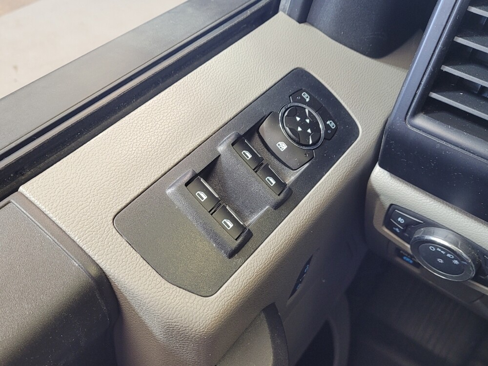 2016 Ford F150 in Cincinnati, OH 45255 - 18141130 27