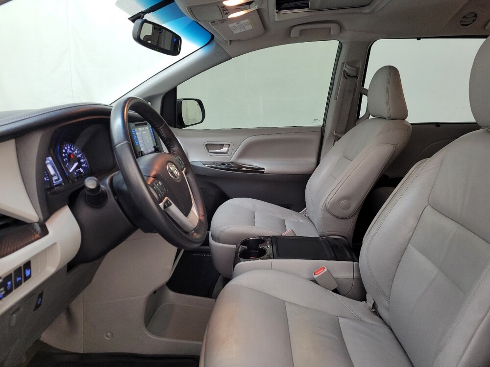 2017 Toyota Sienna in Pittsburgh, PA 15237 - 18141135 17