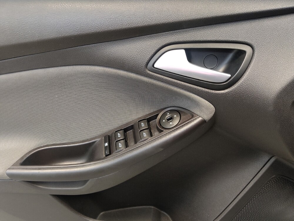 2014 Ford Focus in Cincinnati, OH 45255 - 18141160 27