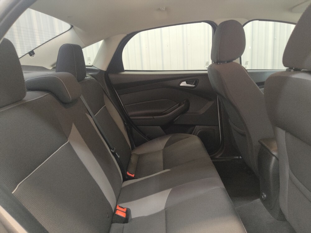 2014 Ford Focus in Cincinnati, OH 45255 - 18141160 19