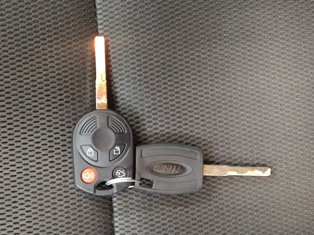 2014 Ford Focus in Cincinnati, OH 45255 - 18141160 32