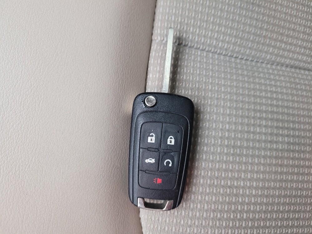 2014 Buick Verano in Taylor, MI 48180 - 18141161 32