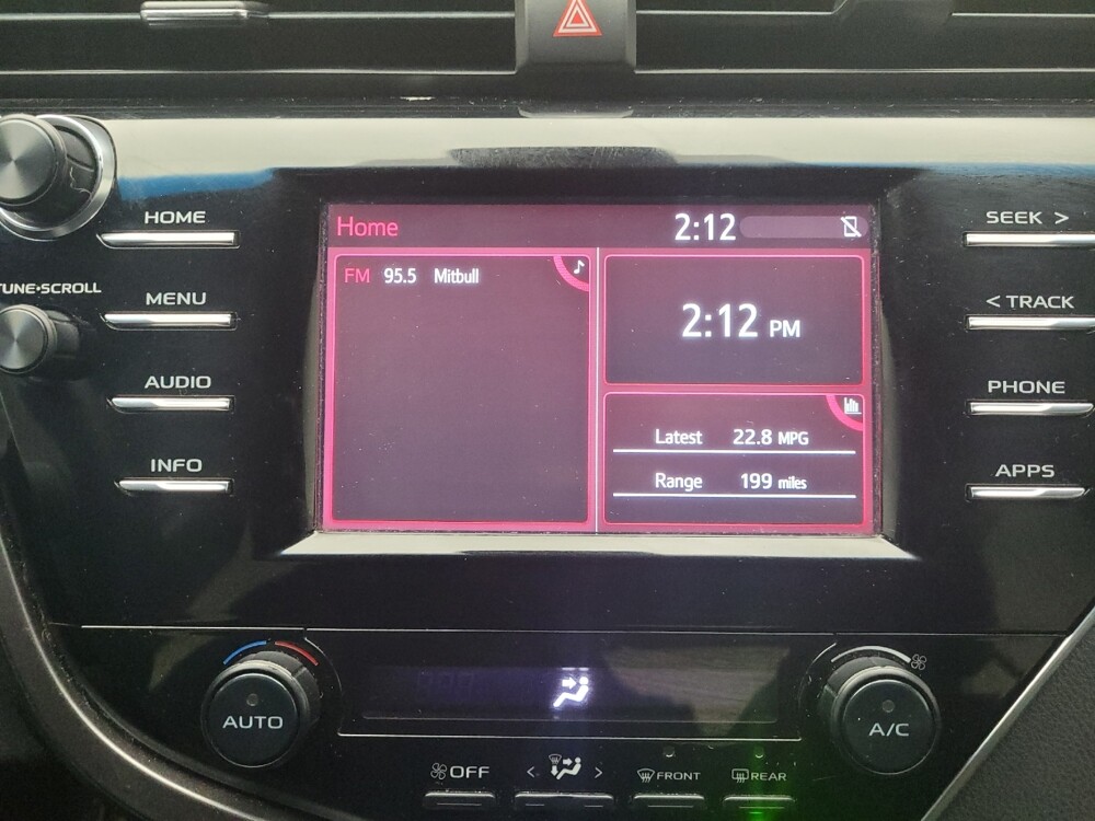 2018 Toyota Camry in Eastpointe, MI 48021 - 18141162 25