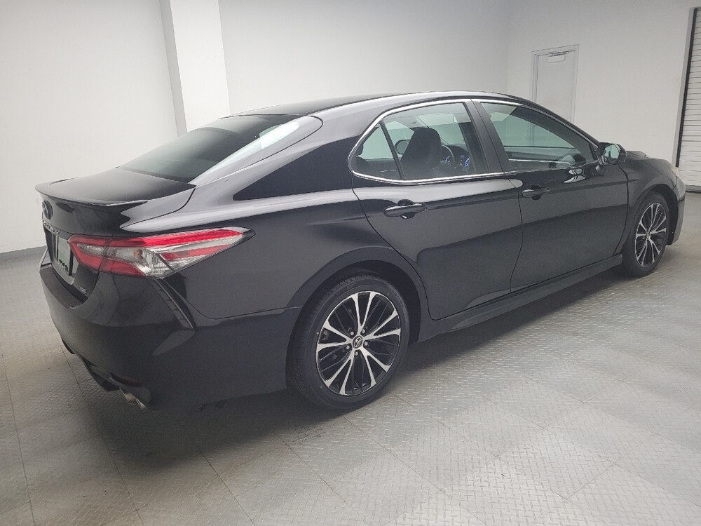 2018 Toyota Camry in Eastpointe, MI 48021 - 18141162 10