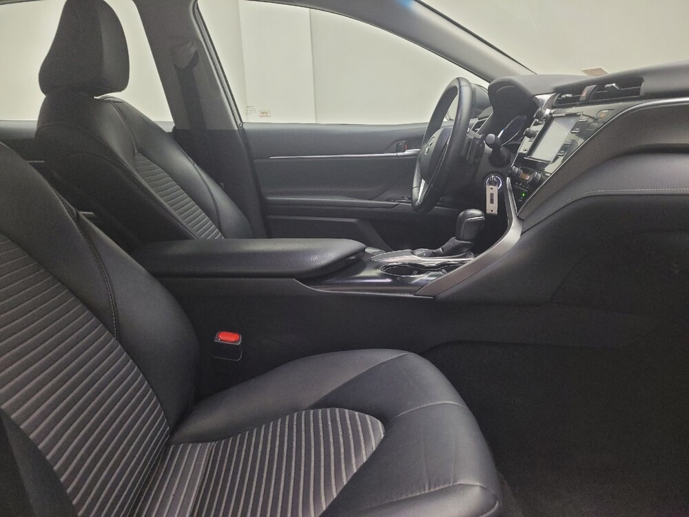 2018 Toyota Camry in Eastpointe, MI 48021 - 18141162 21