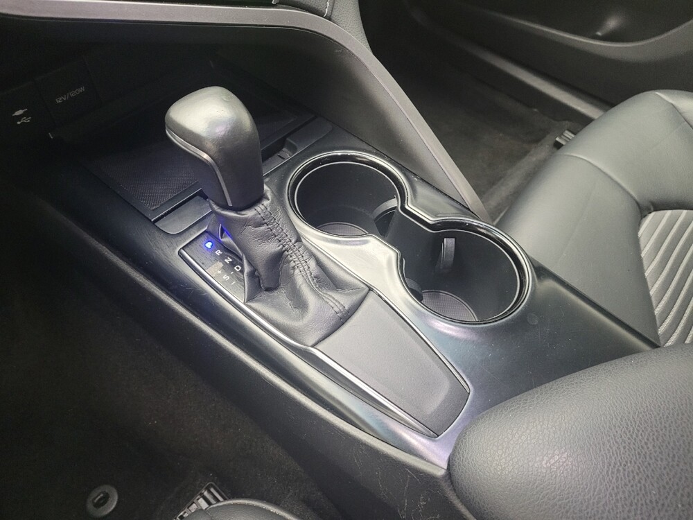 2018 Toyota Camry in Eastpointe, MI 48021 - 18141162 26