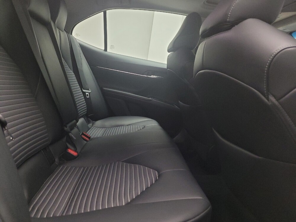 2018 Toyota Camry in Eastpointe, MI 48021 - 18141162 19