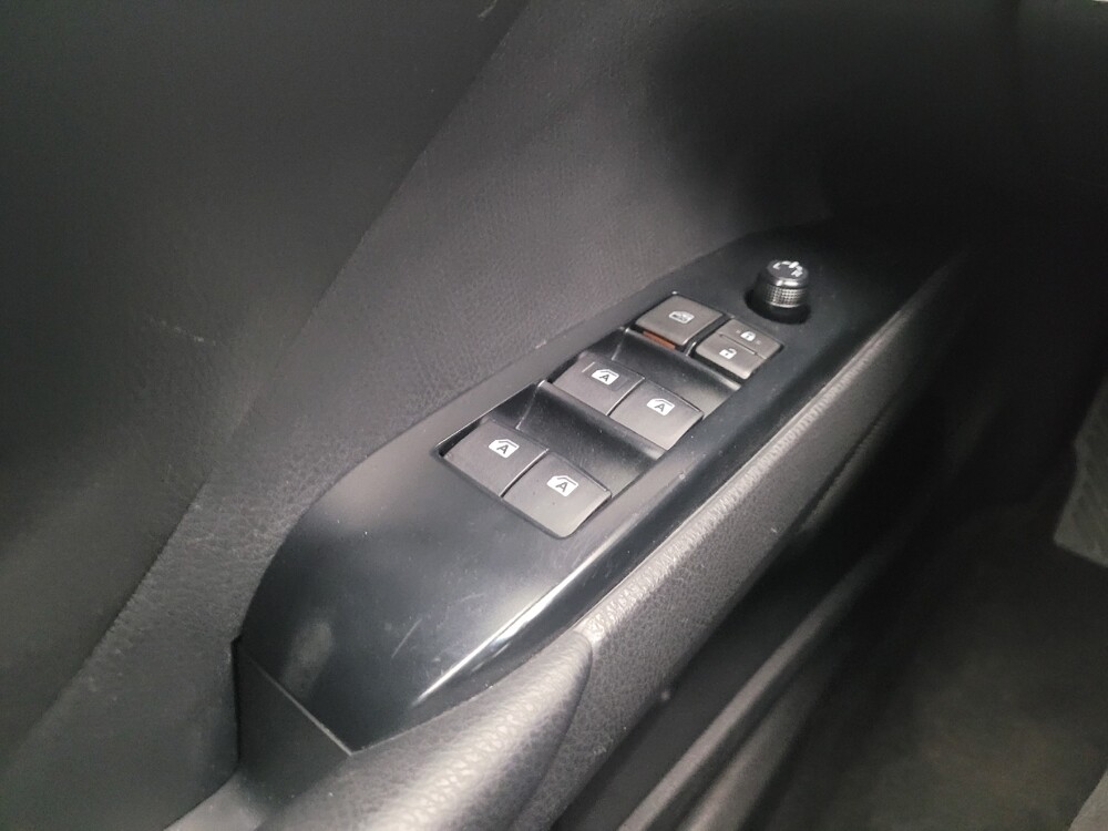 2018 Toyota Camry in Eastpointe, MI 48021 - 18141162 27