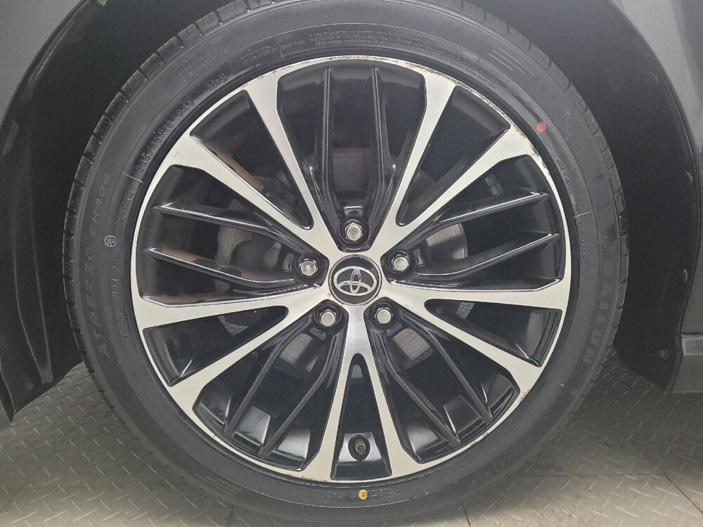 2018 Toyota Camry in Eastpointe, MI 48021 - 18141162 31