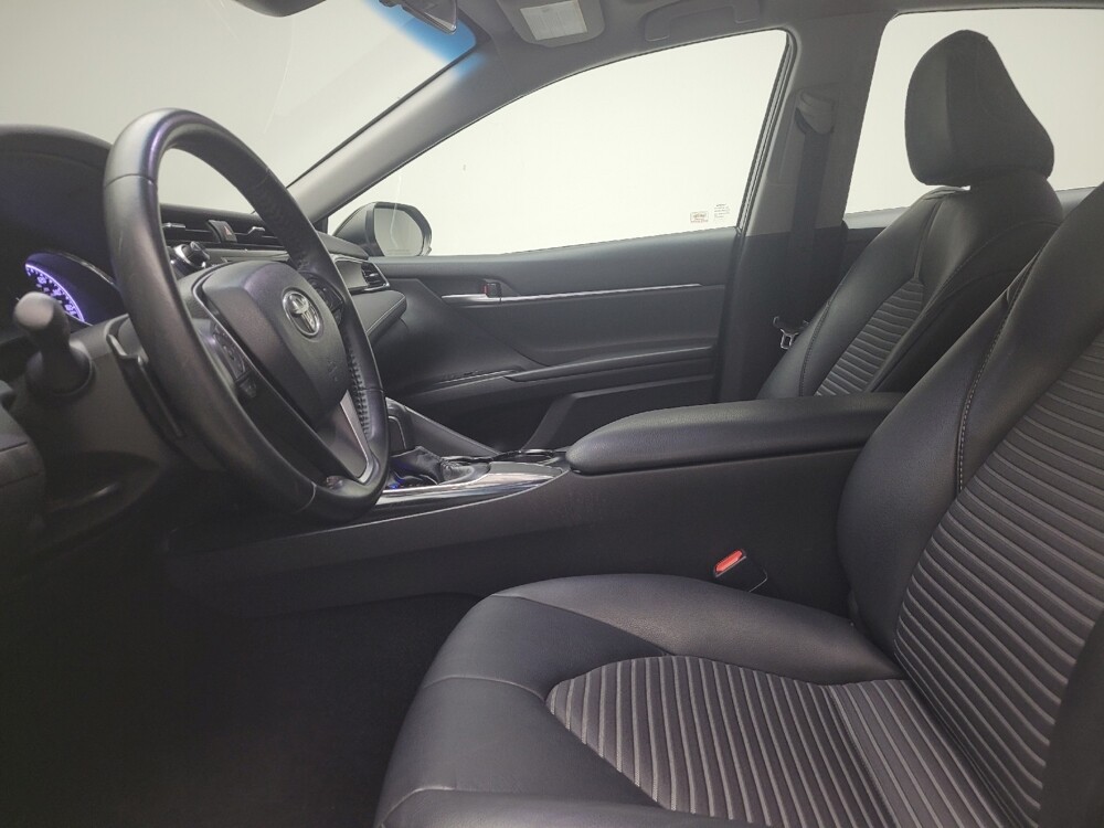 2018 Toyota Camry in Eastpointe, MI 48021 - 18141162 17