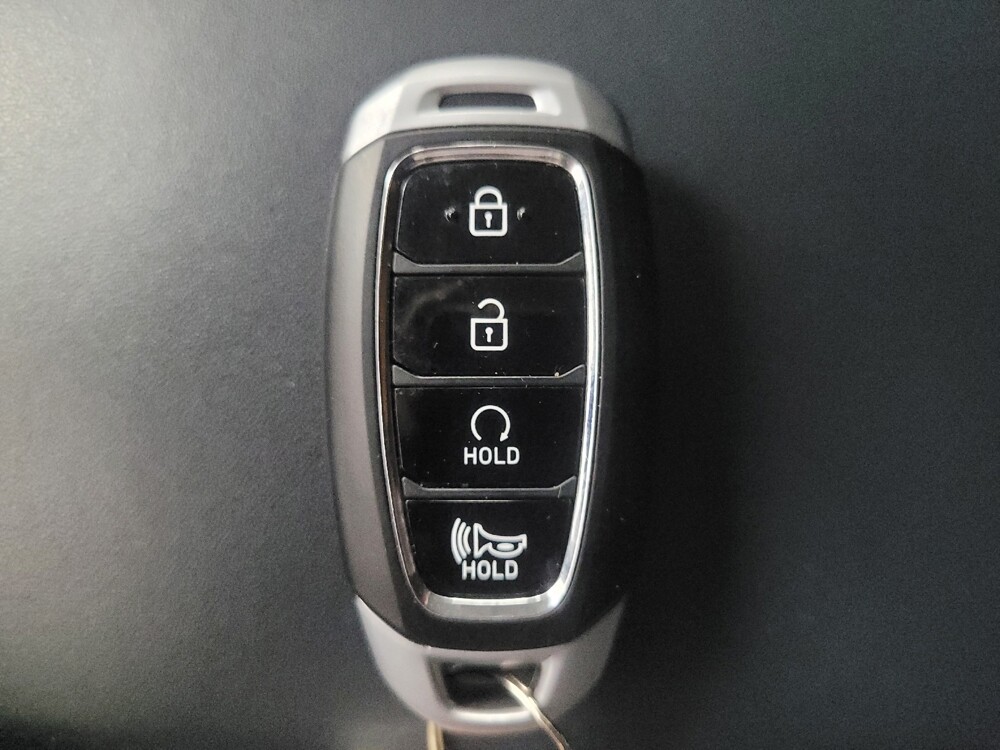 2021 Hyundai Venue in Athens, GA 30606 - 18141166 32