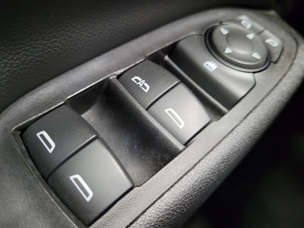 2020 Chevrolet Equinox in Las Vegas, NV 89102 - 18141167 27