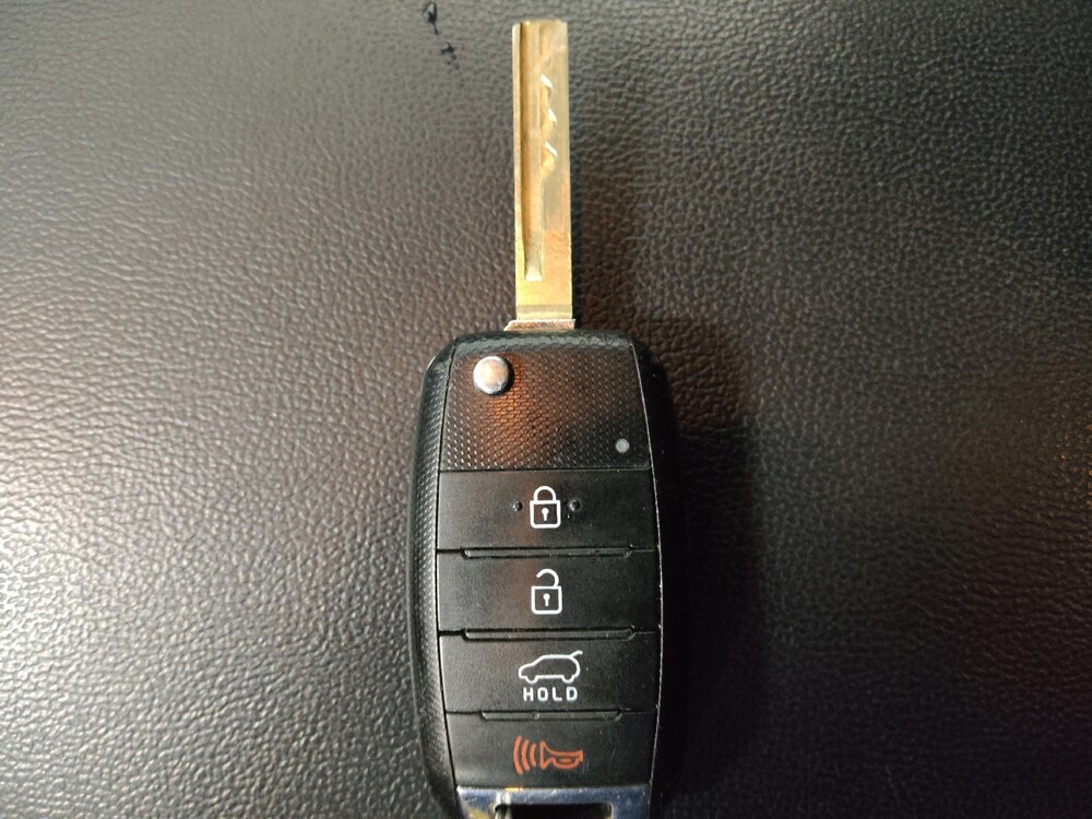 2018 Kia Sorento in Conyers, GA 30094 - 18141172 32