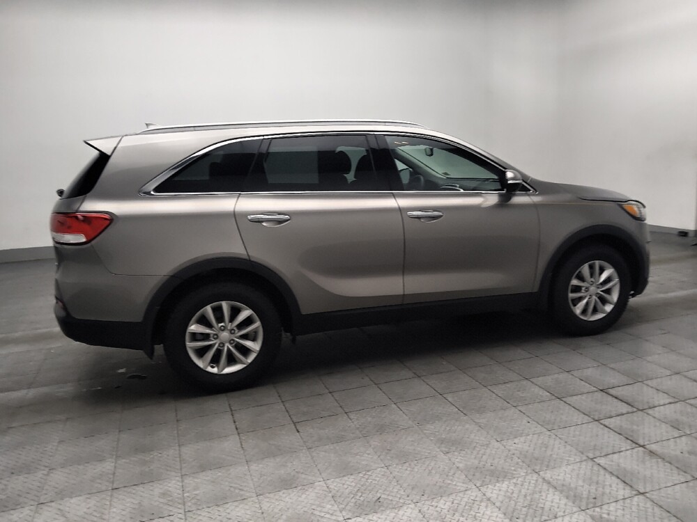 2018 Kia Sorento in Conyers, GA 30094 - 18141172 10