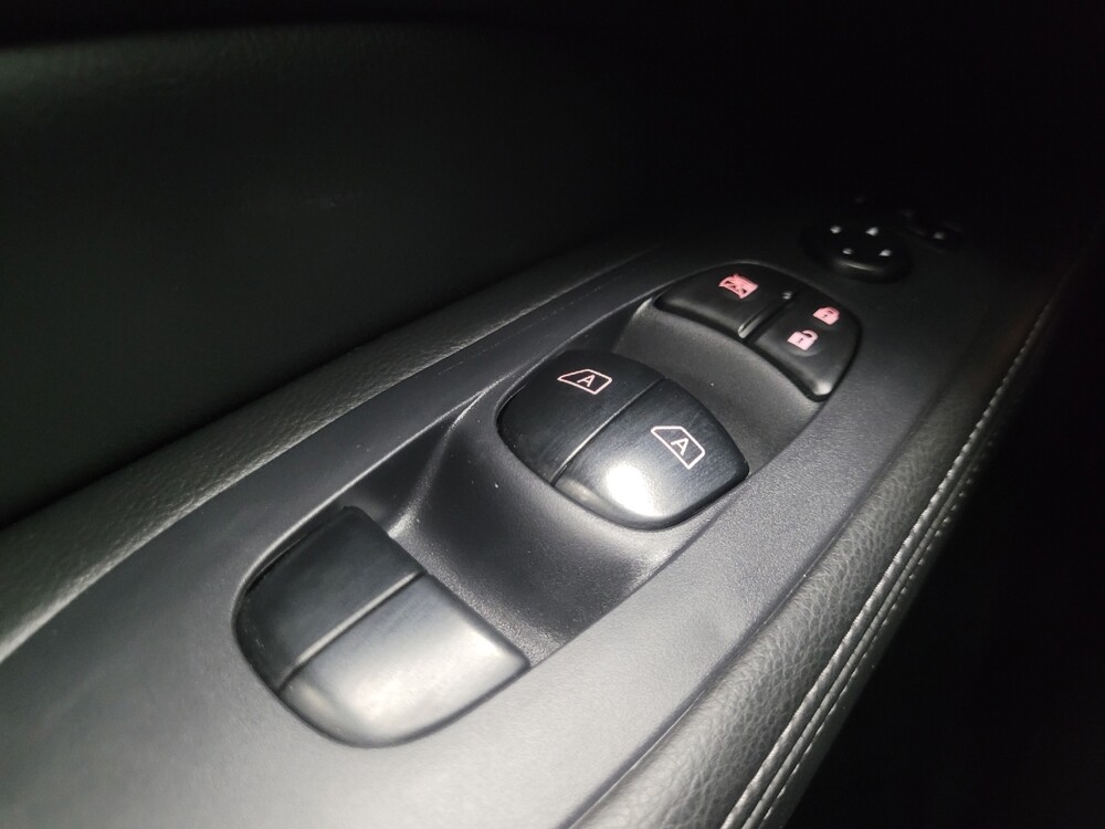 2019 Nissan Pathfinder in Indianapolis, IN 46222 - 18141173 27