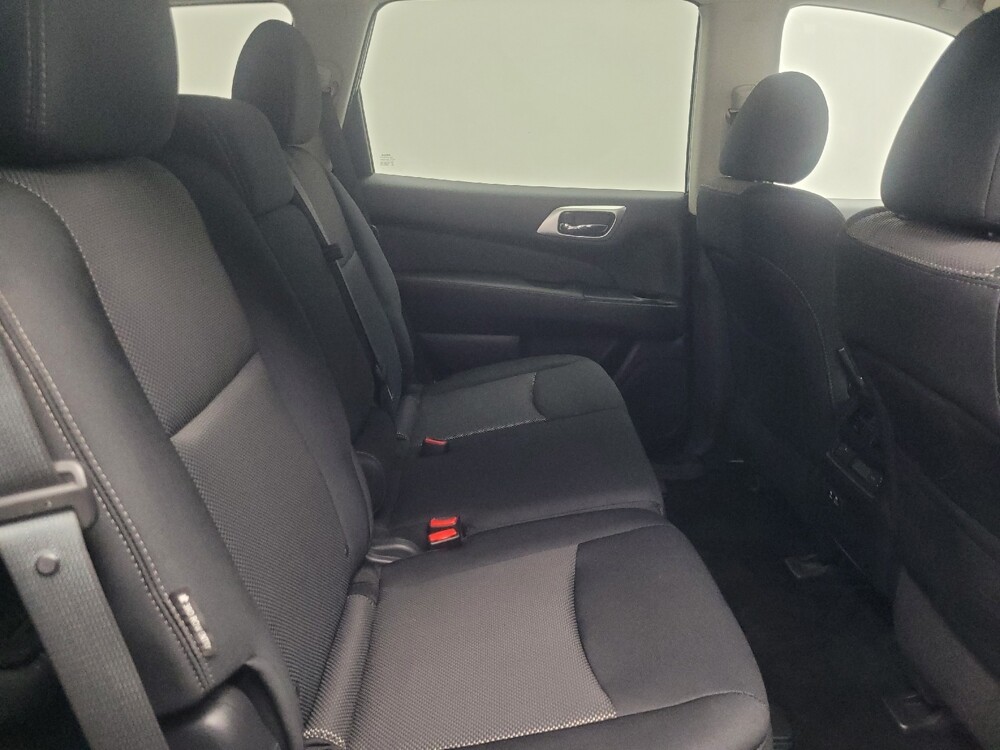2019 Nissan Pathfinder in Indianapolis, IN 46222 - 18141173 19