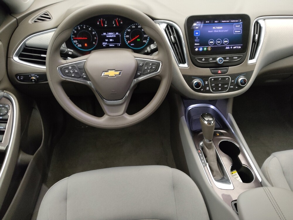 2019 Chevrolet Malibu in Houston, TX 77074 - 18141209 22