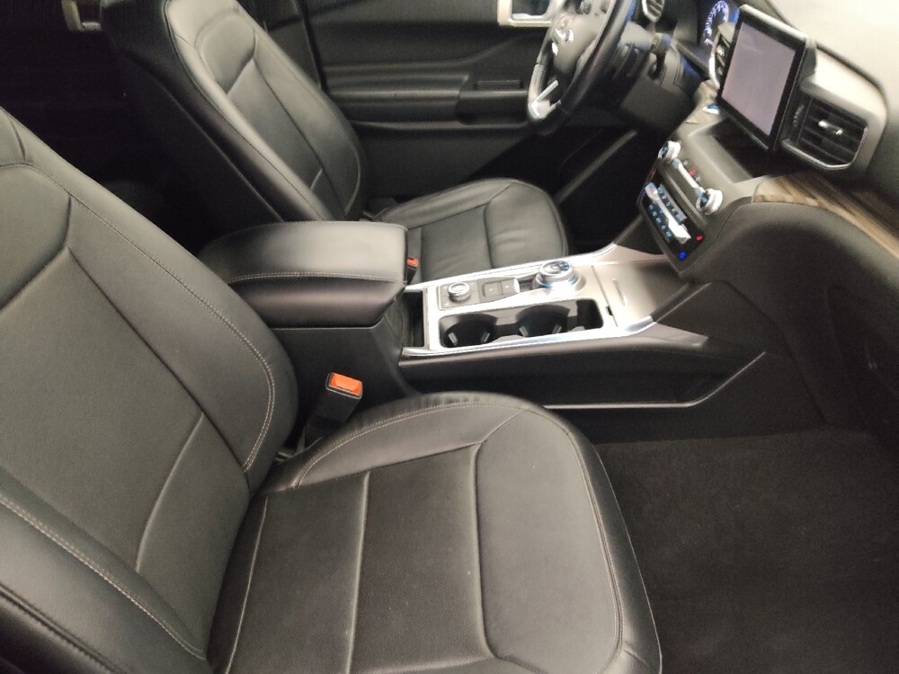 2020 Ford Explorer in Tampa, FL 33619 - 18141228 21