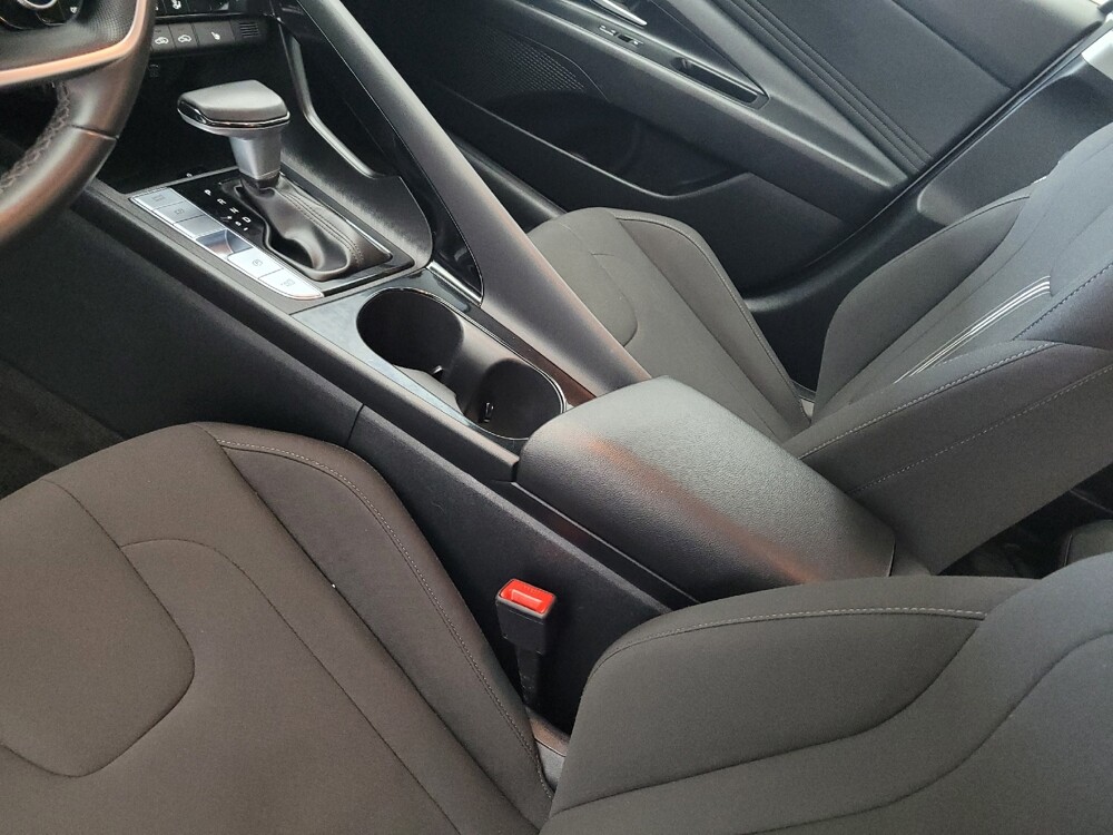 2025 Hyundai Elantra in Greensboro, NC 27407 - 18141229 26