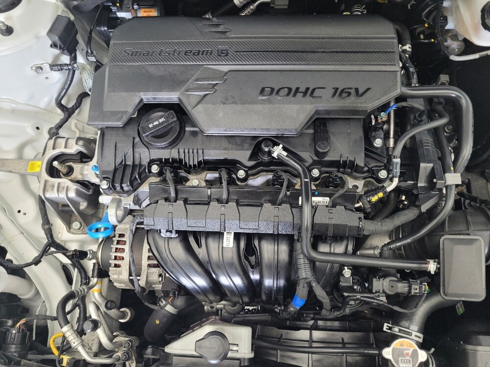 2025 Hyundai Elantra in Greensboro, NC 27407 - 18141229 30