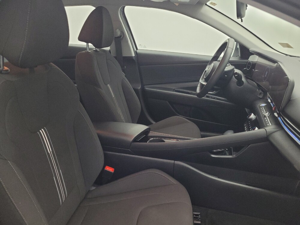 2025 Hyundai Elantra in Greensboro, NC 27407 - 18141229 21