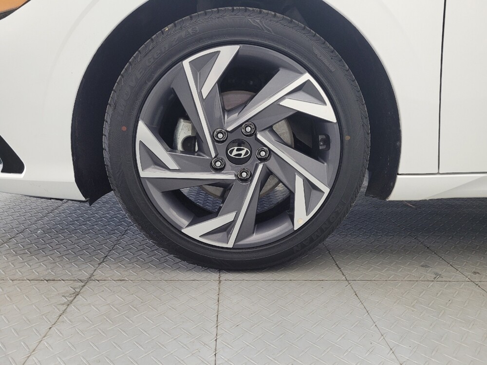 2025 Hyundai Elantra in Greensboro, NC 27407 - 18141229 31