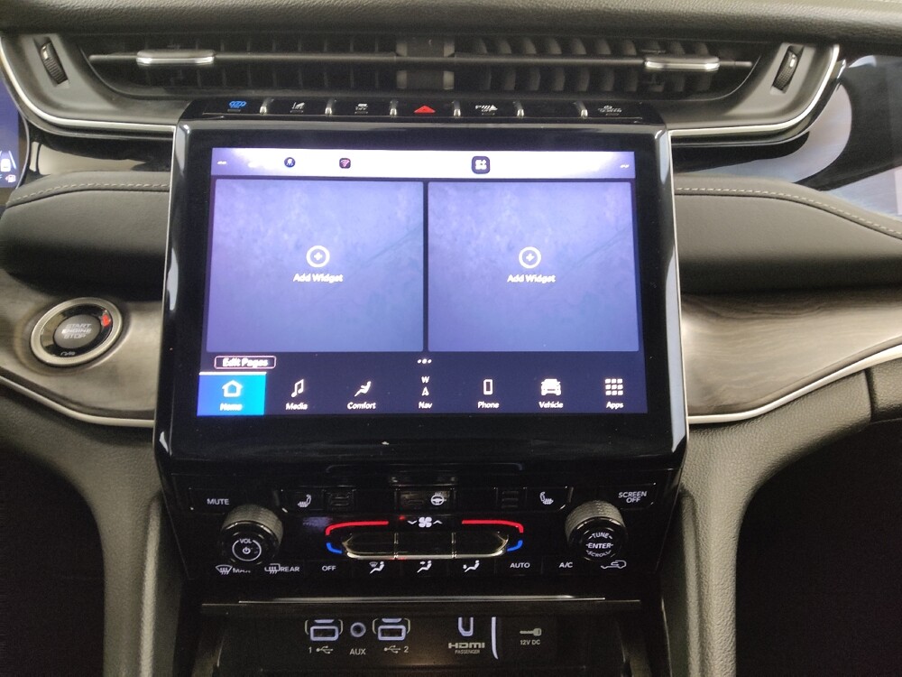 2023 Jeep Grand Cherokee in St. Louis, MO 63125 - 18141233 25