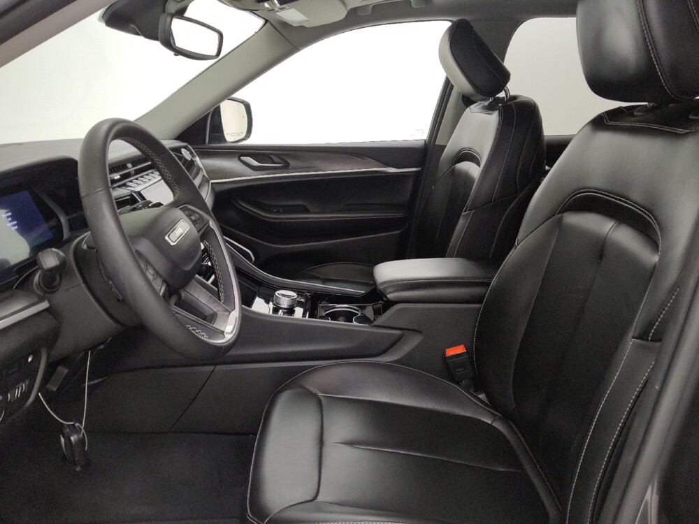 2023 Jeep Grand Cherokee in St. Louis, MO 63125 - 18141233 17