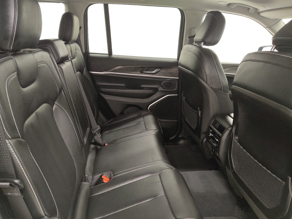 2023 Jeep Grand Cherokee in St. Louis, MO 63125 - 18141233 19
