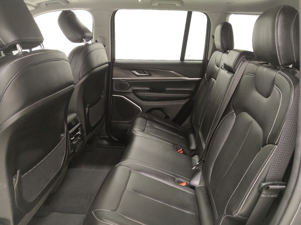 2023 Jeep Grand Cherokee in St. Louis, MO 63125 - 18141233 18