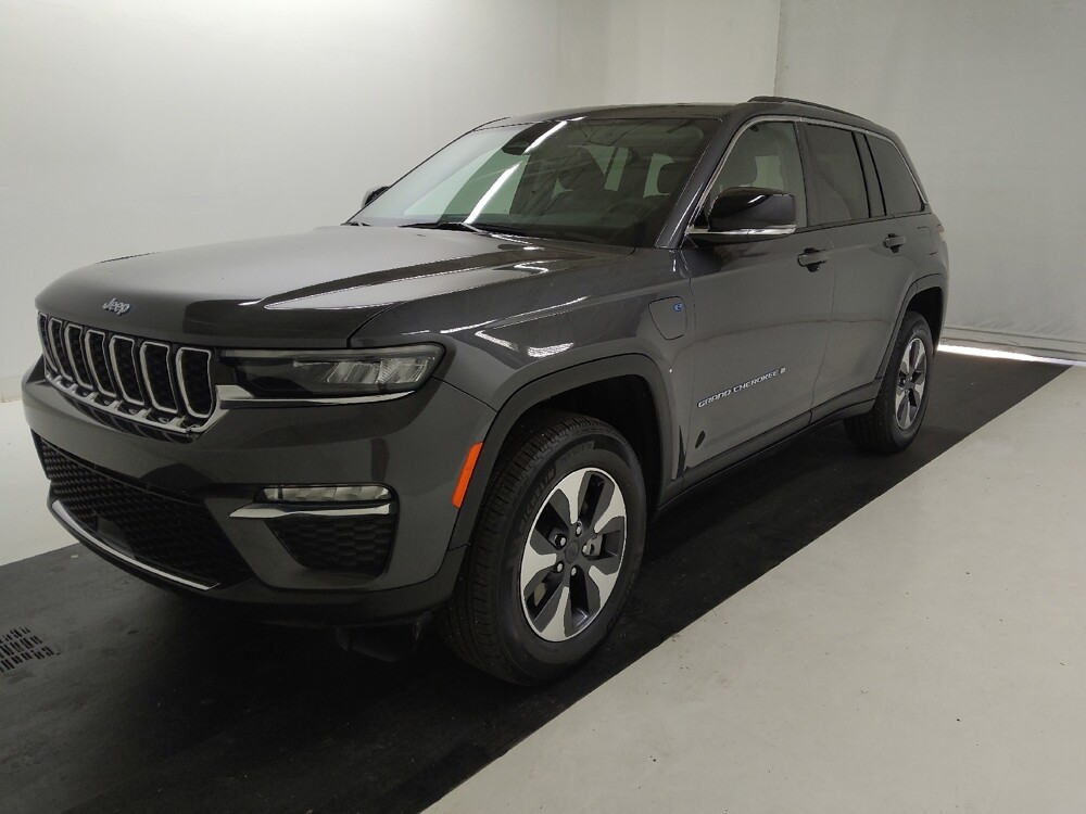 2023 Jeep Grand Cherokee in St. Louis, MO 63125 - 18141233 2