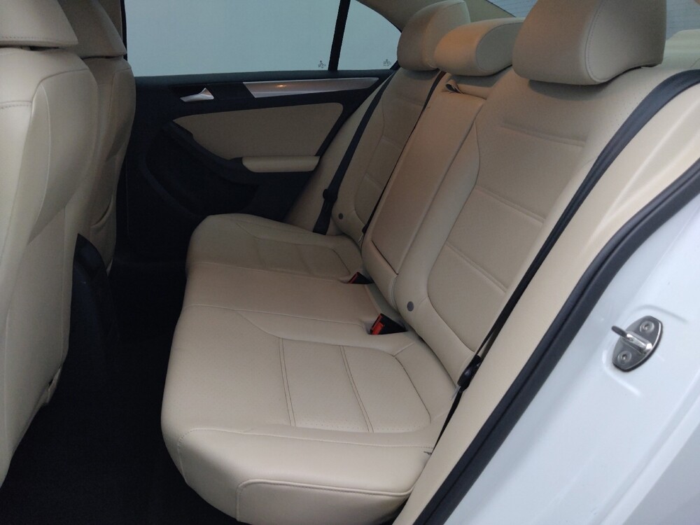 2017 Volkswagen Jetta in Savannah, GA 31419 - 18141255 18