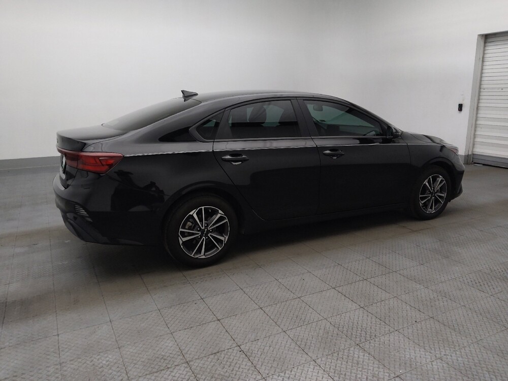 2024 Kia Forte in Gainesville, FL 32609 - 18141260 10
