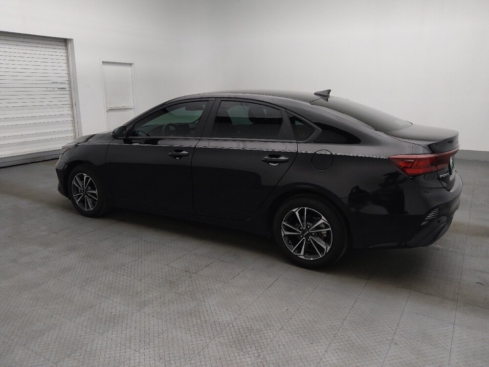 2024 Kia Forte in Gainesville, FL 32609 - 18141260 3