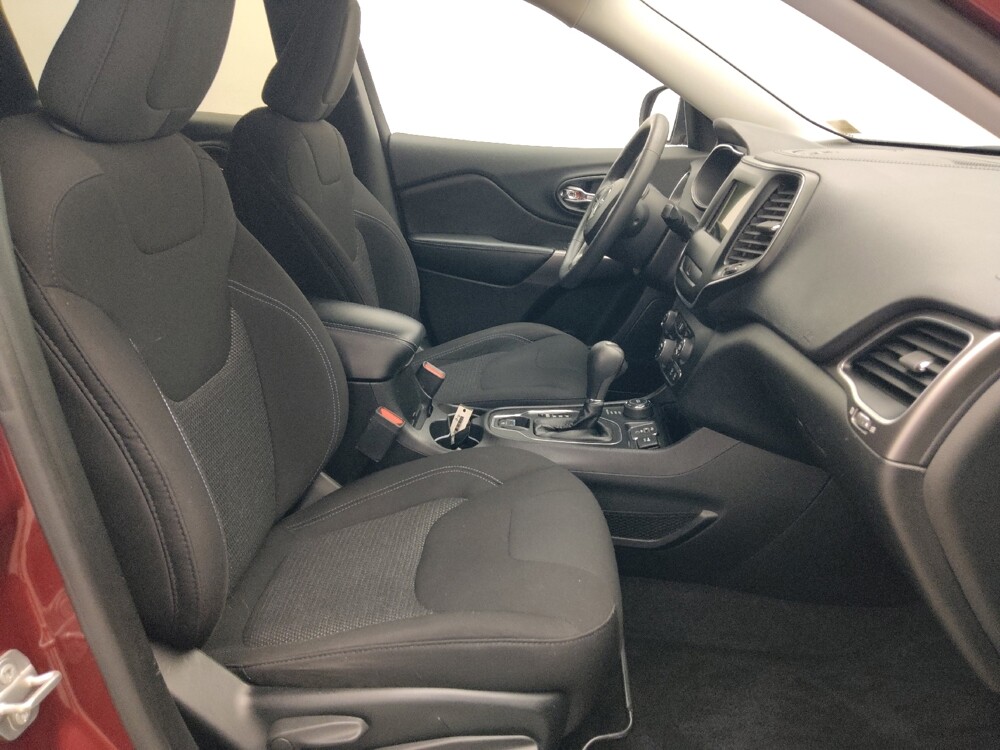 2019 Jeep Cherokee in Orlando, FL 32808 - 18141261 21