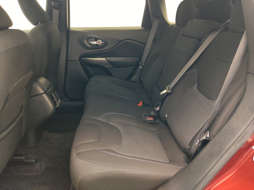 2019 Jeep Cherokee in Orlando, FL 32808 - 18141261 18