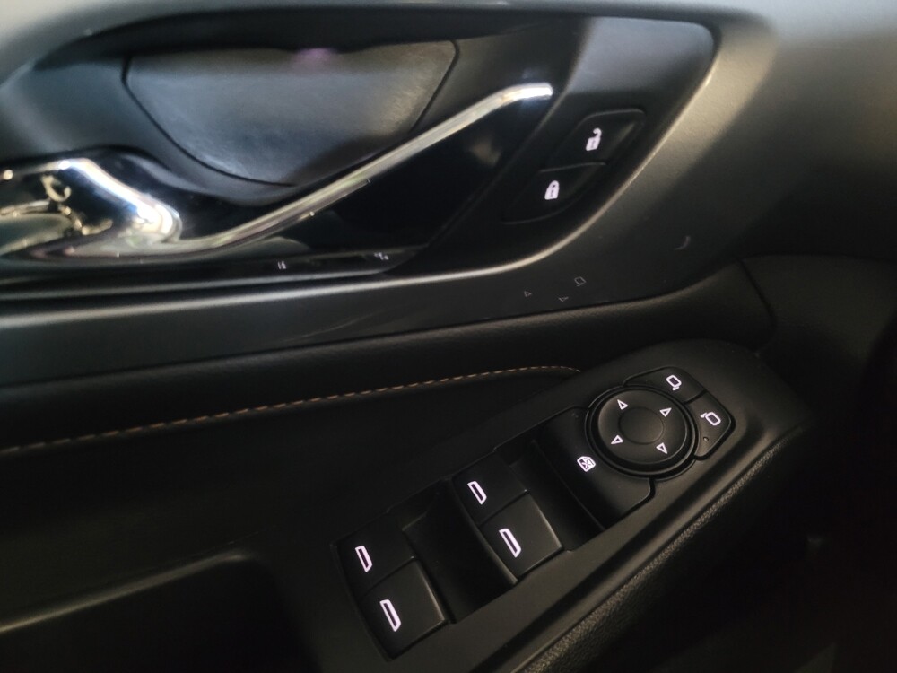 2021 Chevrolet Traverse in Union City, GA 30291 - 18141283 27