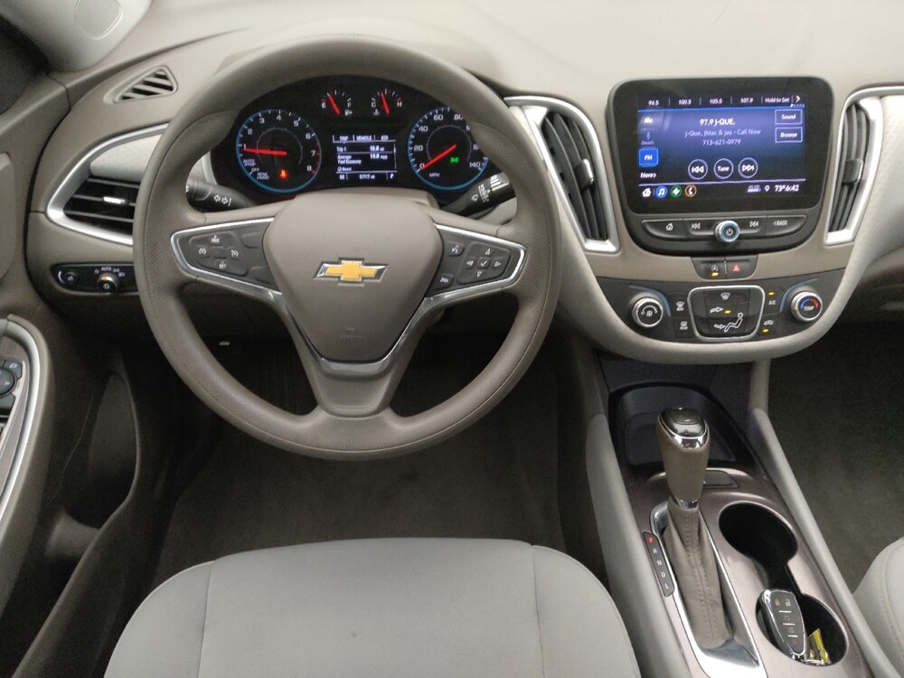 2020 Chevrolet Malibu in Houston, TX 77060 - 18141301 22