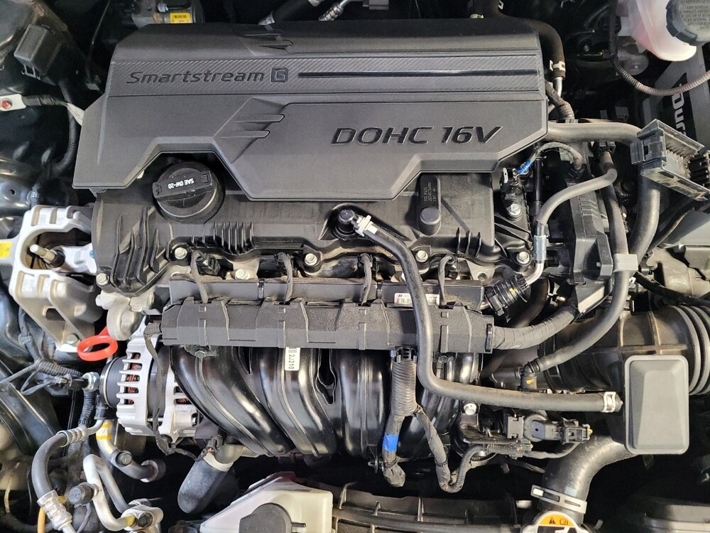 2024 Hyundai Elantra in Riverside, CA 92504 - 18141315 30