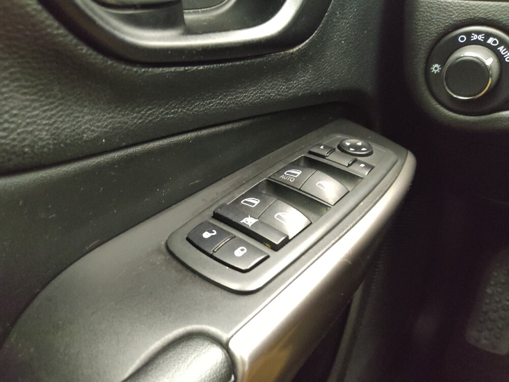 2020 Jeep Cherokee in Lombard, IL 60148 - 18141319 27