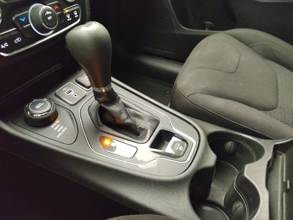 2020 Jeep Cherokee in Lombard, IL 60148 - 18141319 26