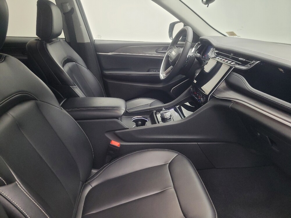 2023 Jeep Grand Cherokee in Indianapolis, IN 46219 - 18141327 21