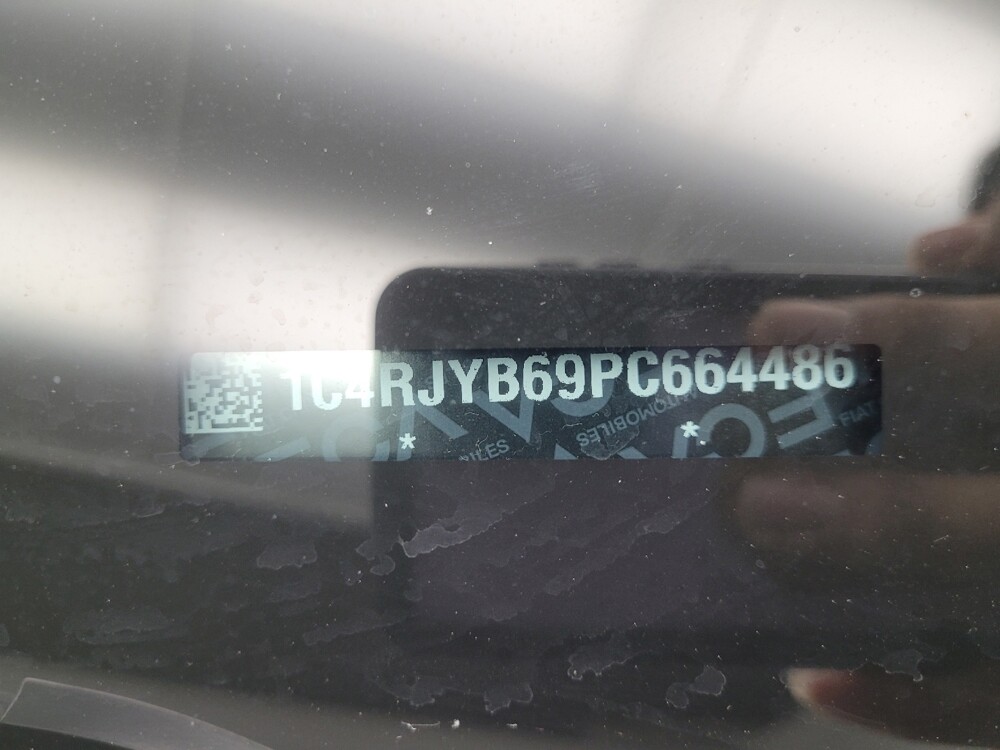 2023 Jeep Grand Cherokee in Indianapolis, IN 46219 - 18141327 33